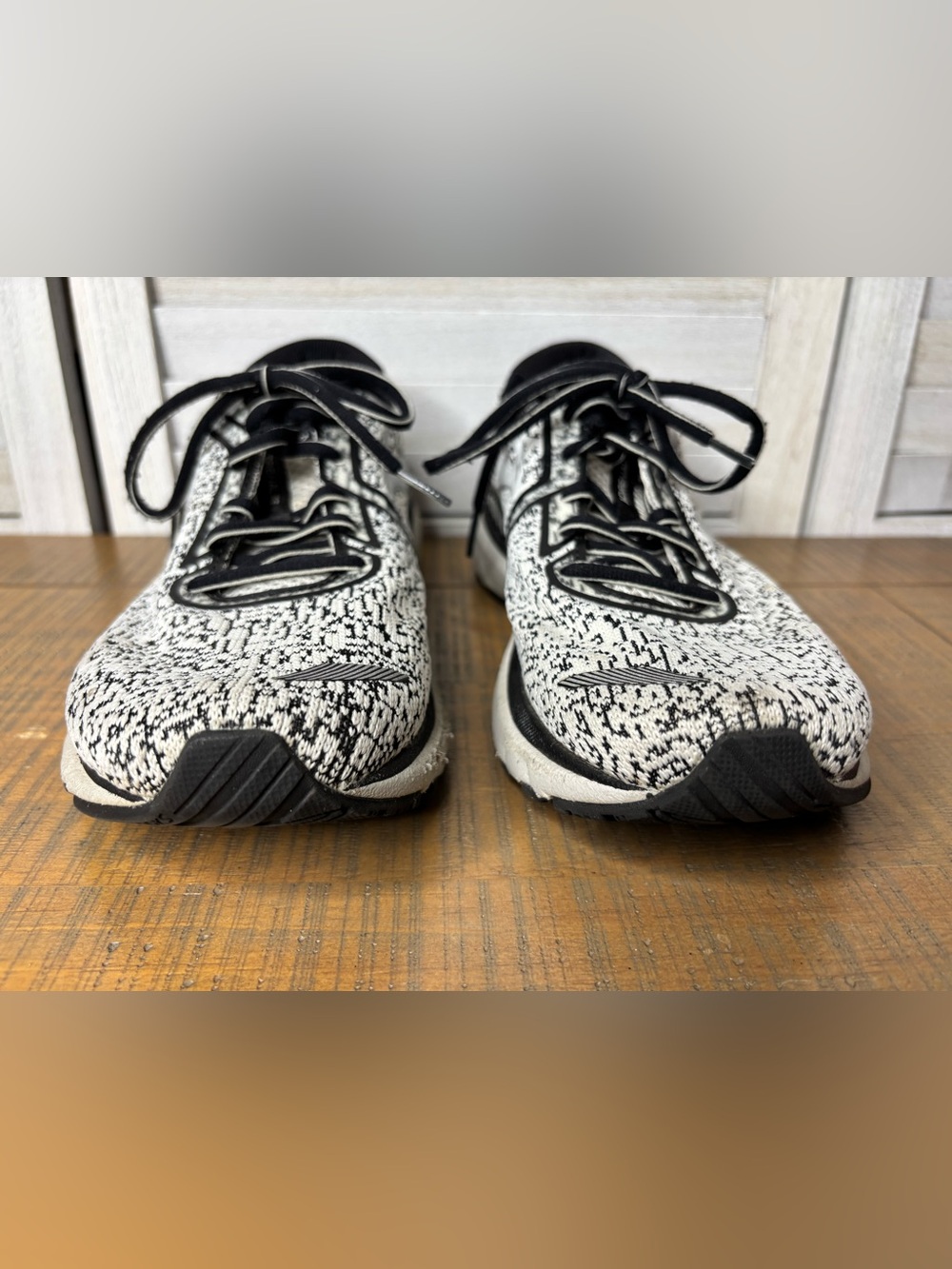 Brooks Adrenaline GTS 20 Oreo Black White Running Shoes Womens 9 M No Insoles - Picture 3 of 16